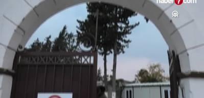 Hatay'daki depremlerde az hasar alan kilise Noel i&ccedil;in hazırlandı