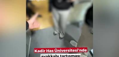 Kadir Has &Uuml;niversitesi'nde bir akademisyen mescide ayakkabılarıyla girdi!