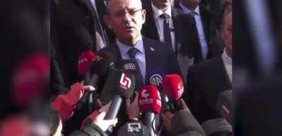 Şehit haberleri sonrası DEM Parti ile el sıkışan &Ouml;zg&uuml;r &Ouml;zel'den a&ccedil;ıklama!