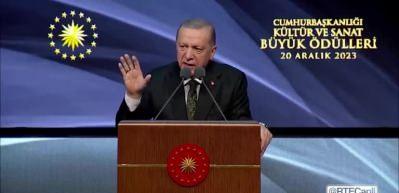 "VEFA &Ouml;D&Uuml;LLERİMİZİ BEŞ AYRI İSİM ADINA TEMSİLCİLERİNE VERİYORUZ"