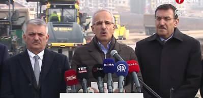 Bakan depremin ağır ekonomik faturasını a&ccedil;ıkladı: Depremden etkilenen yollar i&ccedil;in 6,3 milyar TL harcadık