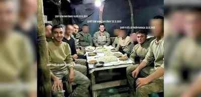Kahraman mehmet&ccedil;ikten geriye kalan fotoğraf: Aynı sofrada 4 şehit