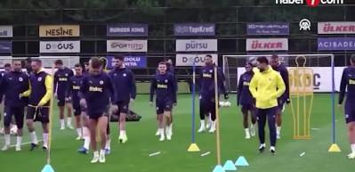 2024 yılını kupasız kapatan FenerBah&ccedil;e'de hedef 2025 yılı...