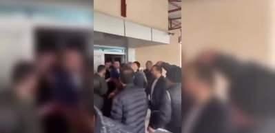 T&uuml;rkiye şehitlerine ağlarken CHP'den Erdal Beşik&ccedil;ioğlu'na davullu zurnalı karşılama!