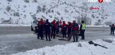 Sivas'ta iki otomobil &ccedil;arpıştı, 1 kişi &ouml;ld&uuml;, 6 kişi yaralandı