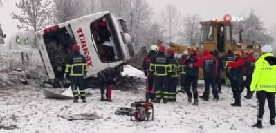 Acı haber Kastamonu'dan geldi! Devrilen otob&uuml;steki 6 kişi hayatını kaybetti...