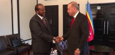 Zengin kral Antalya Diplomasi Forumu'na katıldı