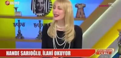 Hande Sarıoğlu canlı yayında ilahi seslendirdi! O anlar dikkat çekti