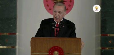 Cumhurbaşkanı Erdoğan, devlet koruması altındaki &ccedil;ocuklarla iftarda bir araya geldi