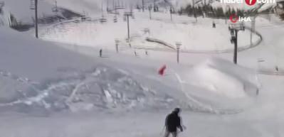 Freestyle akrobasi kayak&ccedil;ıları Paland&ouml;ken&rsquo;de nefes kesti