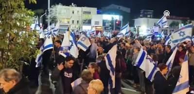 İsrailliler, Netanyahu hükümetinin istifası ve erken seçime gidilmesi talebiyle gösteri düzenledi