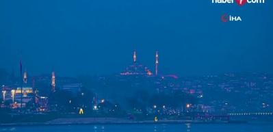 İstanbul&rsquo;da eşsiz dolunay manzarası mest etti