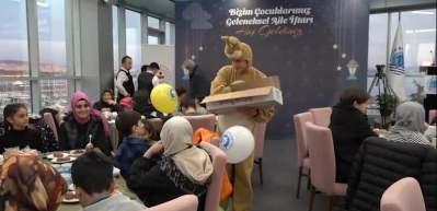 Tuzla&rsquo;da geleneksel yetimler iftarı yine g&ouml;n&uuml;lleri ısıttı