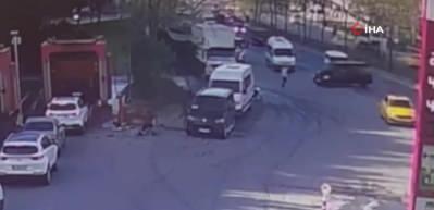 Şişli'de inanılmaz kaza kamerada! Babanın ihmali az kalsın faciaya yol a&ccedil;ıyordu