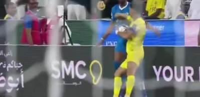 Cristiano Ronaldo yaptığı hareketle ma&ccedil;a damga vurdu! Hakeme yumruk salladı