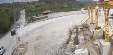 Tokat'ta feci kaza! Anne ve oğlunun &ouml;ld&uuml;ğ&uuml; kaza g&uuml;venlik kamerasına yansıdı