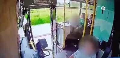 Adana'da bir kadın kapısı açık seyreden otobüsten düştü