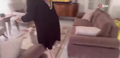 Doğumda annesi ölen kuzu, Karanfil ailesinin yanında bebekler gibi büyütülüyor