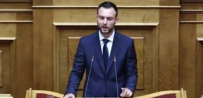 Yunan meclisinde arbede