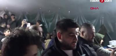 Canlı yayında kamyonet &ccedil;arpması sonucu hayatını kaybetmişti; CZN Burak'tan ailesine taziye ziyareti