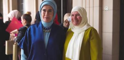 Cumhurbaşkanının eşi Emine Erdoğan'dan &ccedil;ok anlamalı buluşma! 
