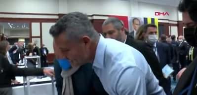 Fenerbah&ccedil;e başkanlık yarışında kritik gelişme! O isim adaylıktan &ccedil;ekildi