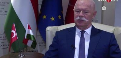 Macaristan'dan Avrupa'yı sallayan T&uuml;rkiye a&ccedil;ıklaması: Kendimizi bir T&uuml;rk milleti olarak g&ouml;r&uuml;yoruz
