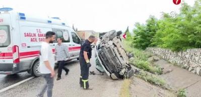 3 aylık &ccedil;ift trafik kazasında hayatını kaybetti