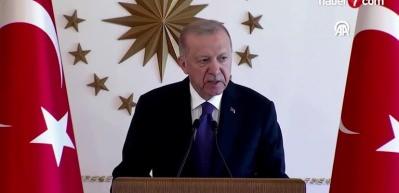 Başkan Erdoğan gen&ccedil;lerle bir arada: 'T&uuml;rkiye'nin en b&uuml;y&uuml;k umudu sizlersiniz!'