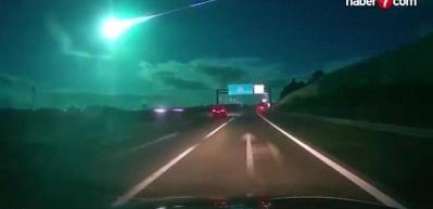 Dev mavi bir ateş topu geceyi aydınlattı! Portekiz ve İspanya &uuml;zerinde meteor şaşkınlığı