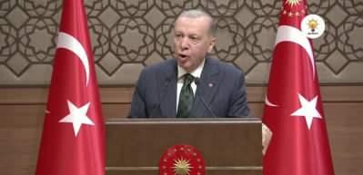 Cumhurbaşkanı Erdoğan: "Belediyeler kimsenin arka bah&ccedil;esi değildir"