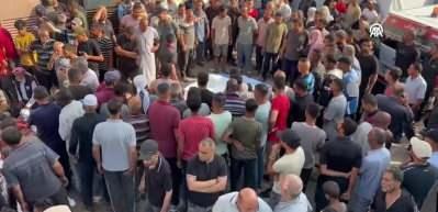 Gece boyunca İsrail ordusunun Gazze'ye d&uuml;zenlediği saldırılarda şehit d&uuml;şenler oldu