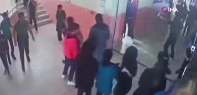 Okul m&uuml;d&uuml;r&uuml;ne zincirle saldıran 2 zanlıdan biri yakalandı