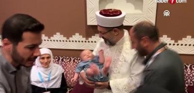 Ali Erbaş, en yaşlı ve en k&uuml;&ccedil;&uuml;k hacı adaylarıyla bir araya geldi