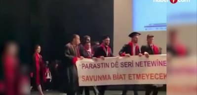 Hukuk Fak&uuml;ltesi mezuniyet t&ouml;reninde tepki &ccedil;eken pankart!