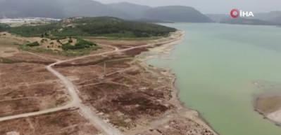 İzmir'de tehlike &ccedil;anları &ccedil;alıyor! Son yılların en d&uuml;ş&uuml;k seviyesi