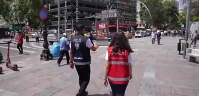 Bakan Ali Yerlikaya y&uuml;zlerce d&uuml;zensiz g&ouml;&ccedil;menin yakalandığı videoyu paylaştı...