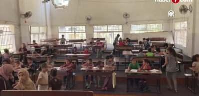 İsrail saldırıları altındaki Gazze'de Filistinli &ccedil;ocuklara eğitim vermeye devam ediyor