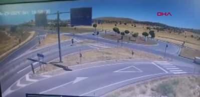 Trafik kazasında karnındaki bebeğini kaybeden anne de hayatını kaybetti