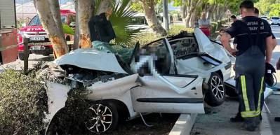 Antalya'daki trafik kazasında aynı aileden 3 kişi &ouml;ld&uuml;, bir kişi yaralandı