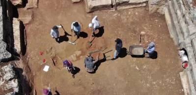 Diyarbakır'da Roma d&ouml;nemine ait 60 &ccedil;ocuk mezarı bulundu