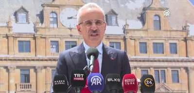 Ulaştırma ve Altyapı Bakanı Uraloğlu, Haydarpaşa Garı ve arkeoloji alanındaki incelemelerinin ardından a&ccedil;ıklamalarda bulundu