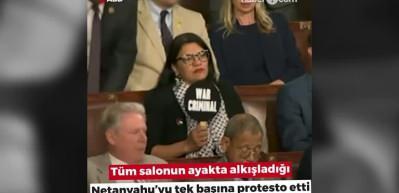 Alkış yağmuruna tutulan Netanyahu'yu tek başına protesto etti!