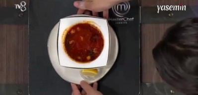 MasterChef'te şoke eden olay! Yarışmacının tabağından çıkan şey herkesi şaşkınlığa uğrattı