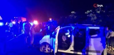 Erzincan'da feci kaza! &Ccedil;ok sayıda &ouml;l&uuml; ve yaralı var