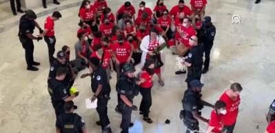 Yahudiler ABD Kongresi'nde Netanyahu'yu protesto etti