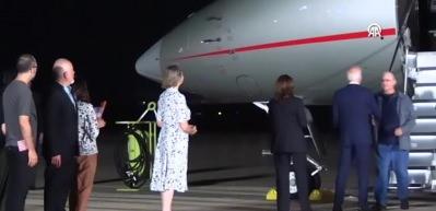 Biden, Ankara'daki takas operasyonuyla ABD'ye d&ouml;nenleri havalimanında karşıladı