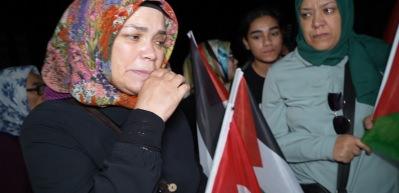 G&ouml;zyaşları Filistin i&ccedil;in aktı: Sadece dua edebiliyorum!