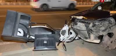 Diyarbakır&rsquo;da alkoll&uuml; s&uuml;r&uuml;c&uuml;, yayalara ve motosiklete &ccedil;arptı: 5 yaralı