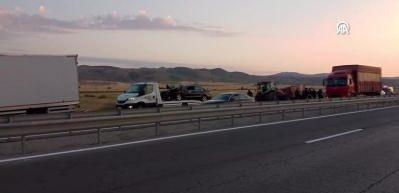 Zincirleme trafik kazasında 6 kişi yaralandı